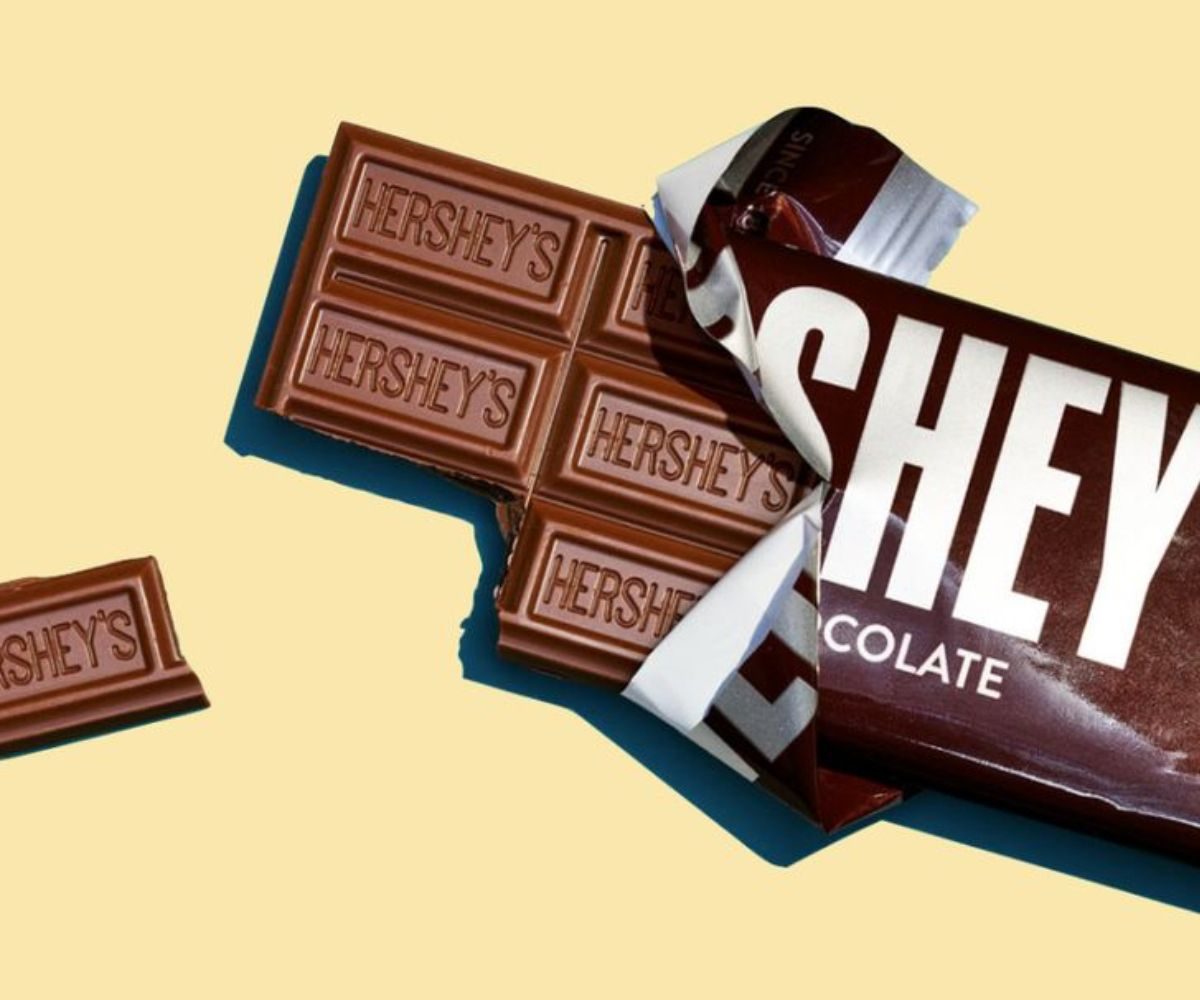 HERSHEY'S NEW ENVIRONMENTAL POLICY INCLUDES END TO DEFORESTATION