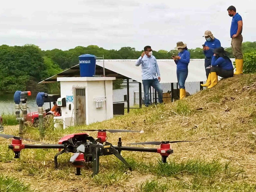 VIDEO  This mega-drone puts farmers in the pilot's seat - Future Farming